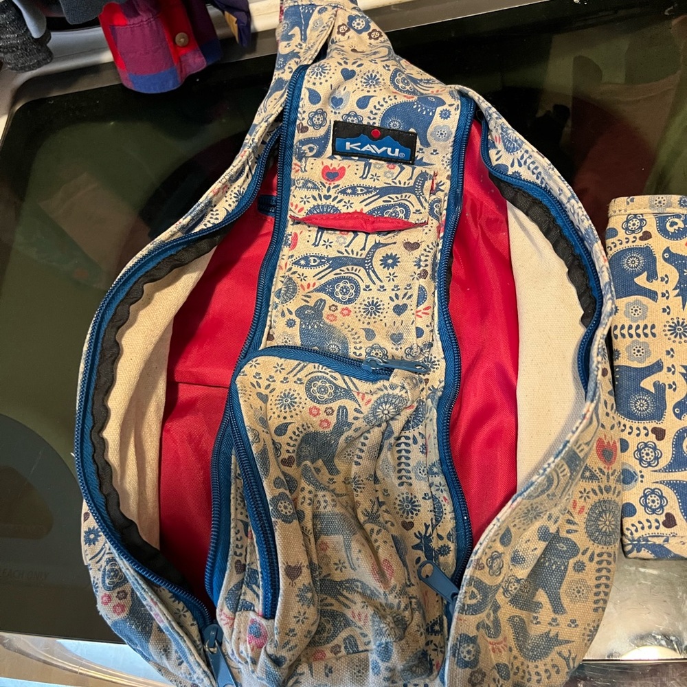 Kavu sling bag